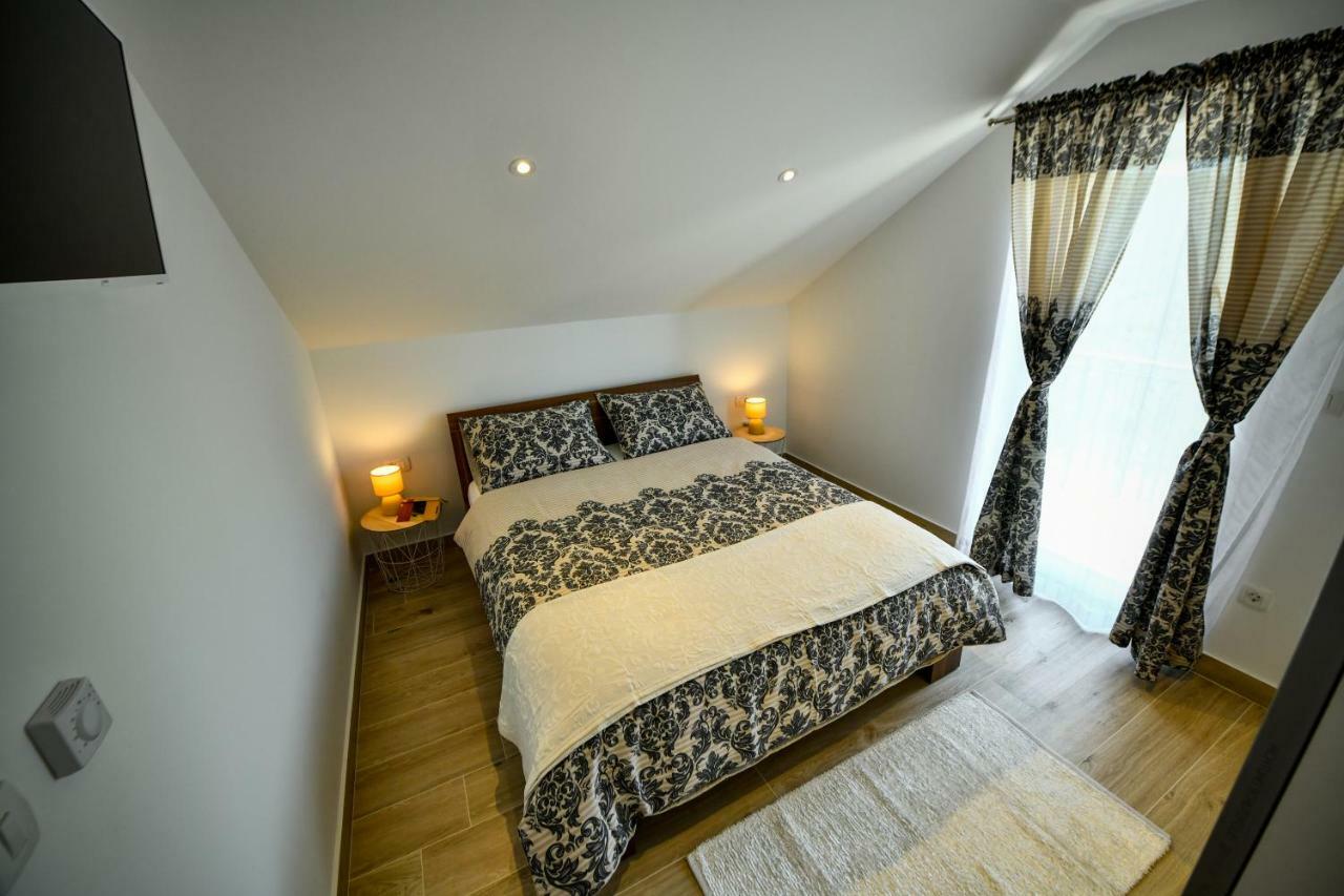 Cambi Lux Apartment Otok  Extérieur photo