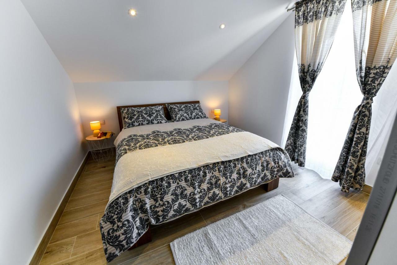 Cambi Lux Apartment Otok  Extérieur photo