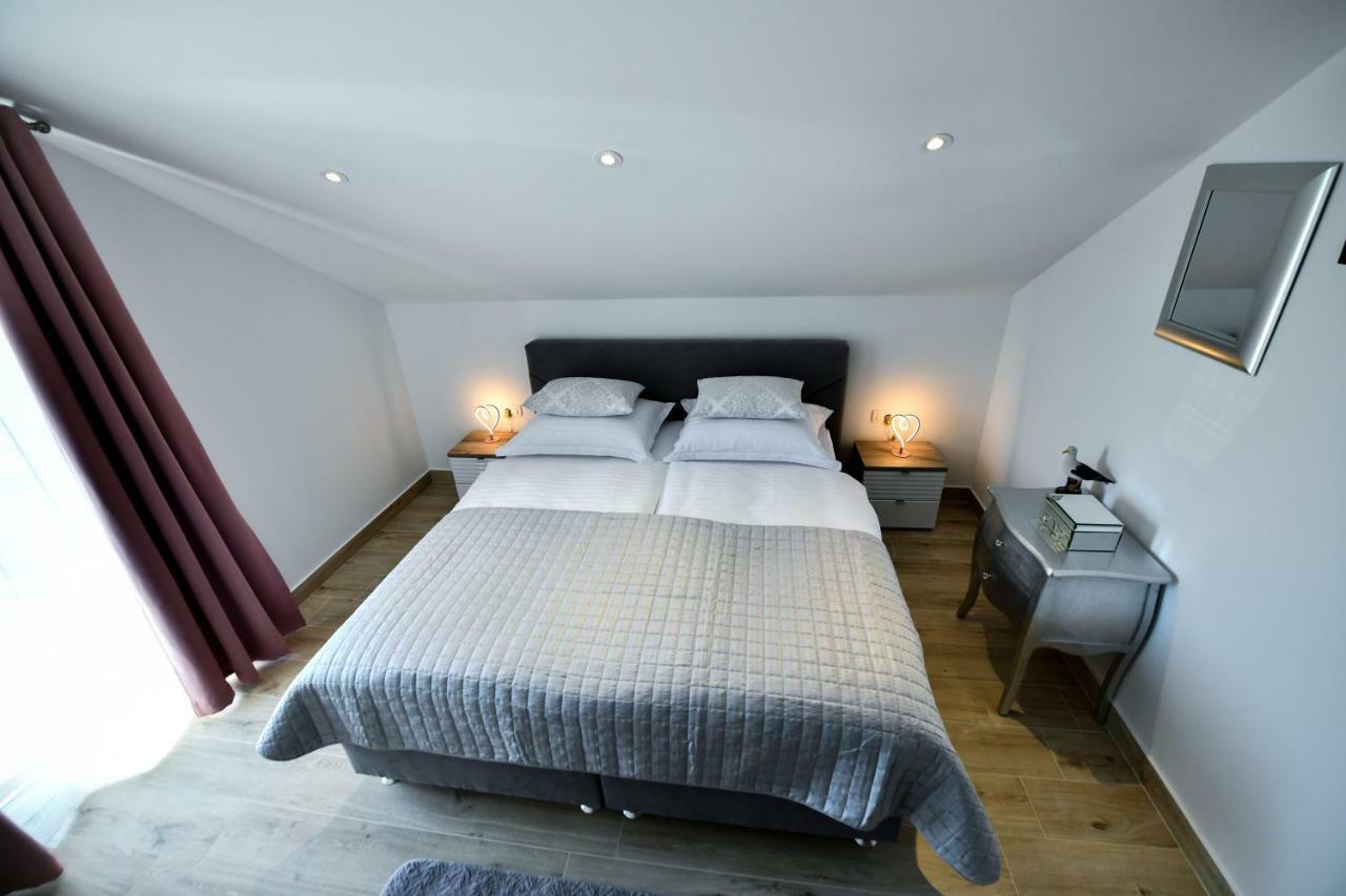 Cambi Lux Apartment Otok  Extérieur photo