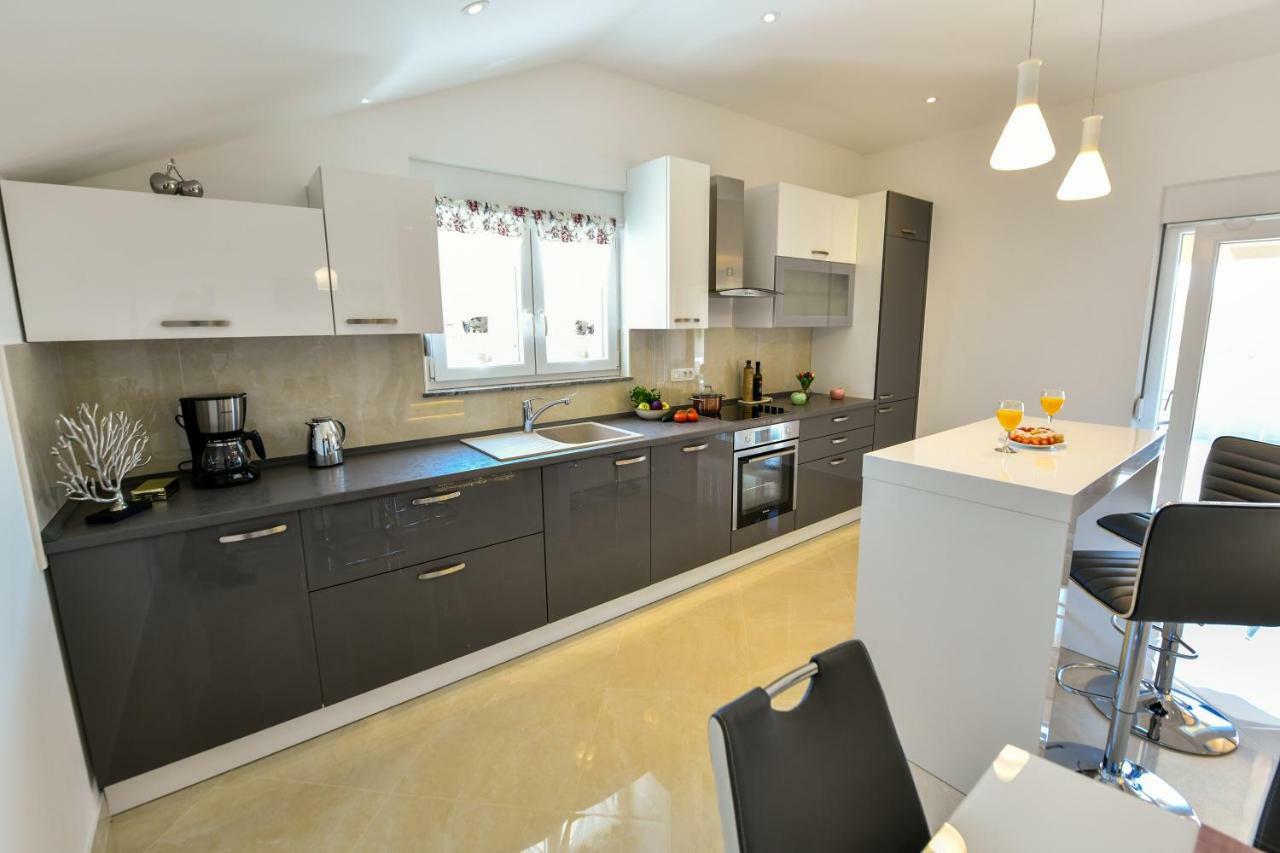 Cambi Lux Apartment Otok  Extérieur photo