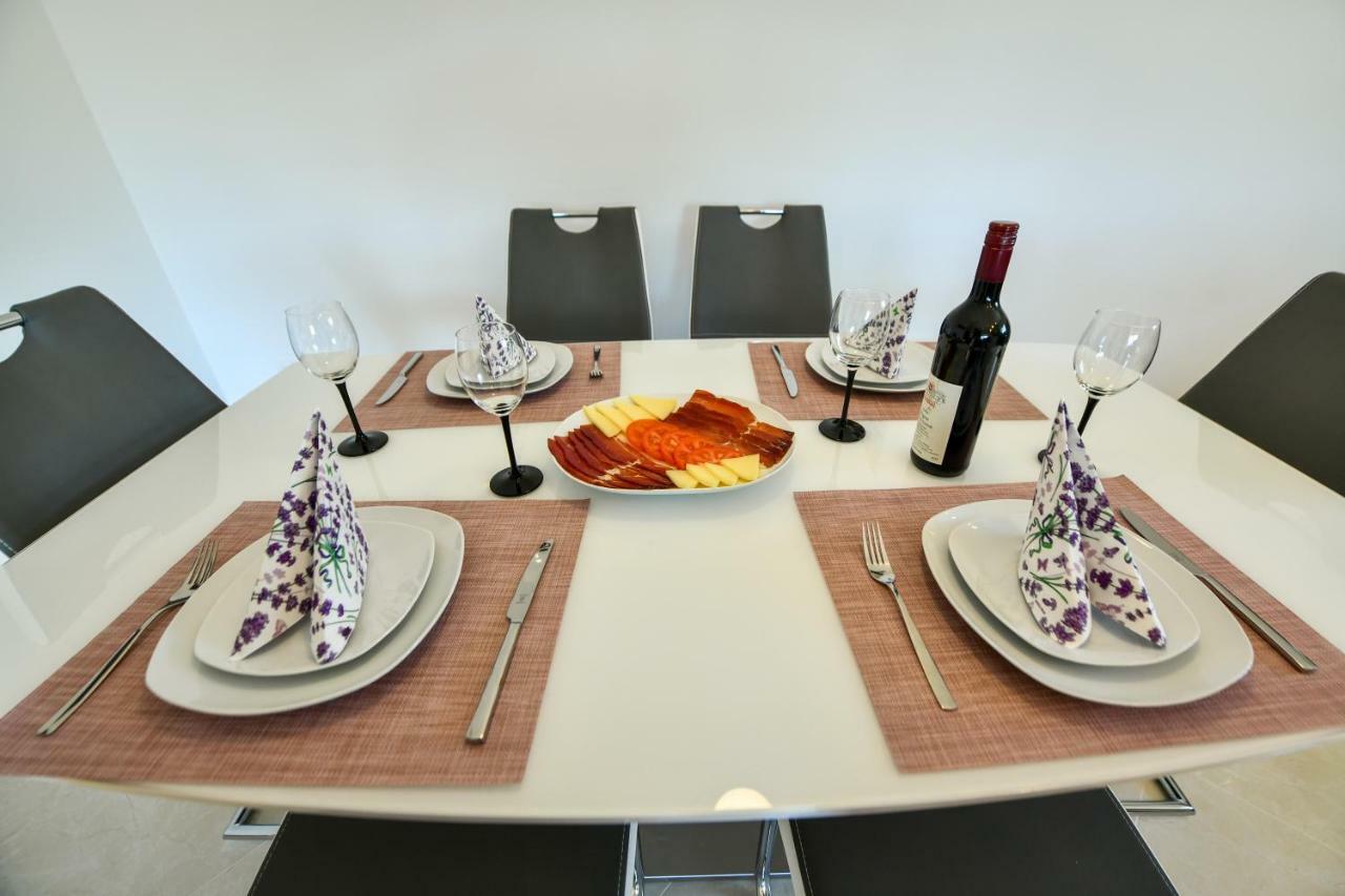 Cambi Lux Apartment Otok  Extérieur photo